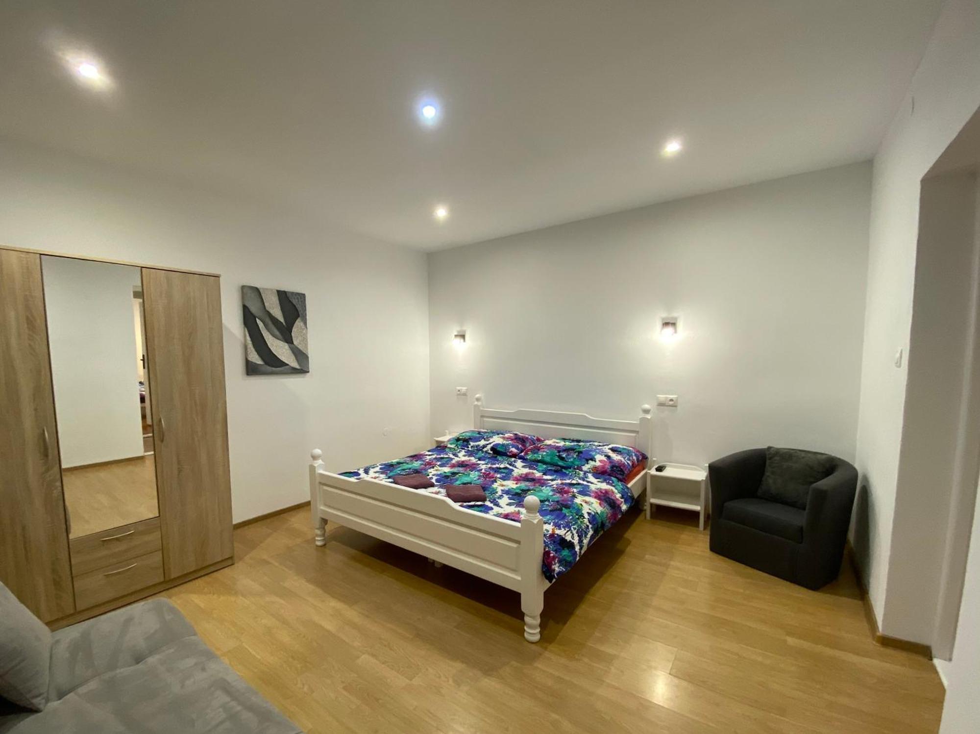 Vanessa Apartments เบเชนยอวา ภายนอก รูปภาพ