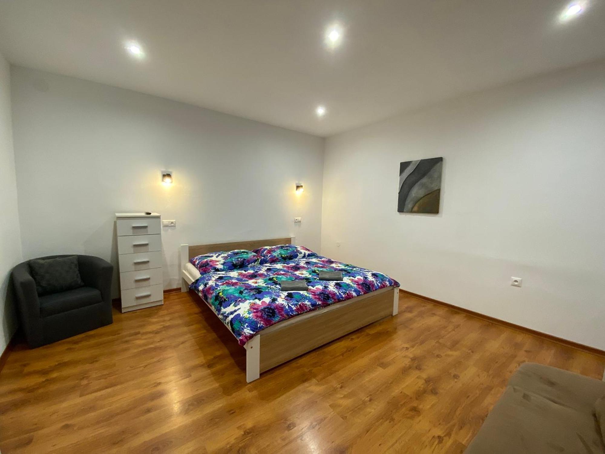 Vanessa Apartments เบเชนยอวา ภายนอก รูปภาพ