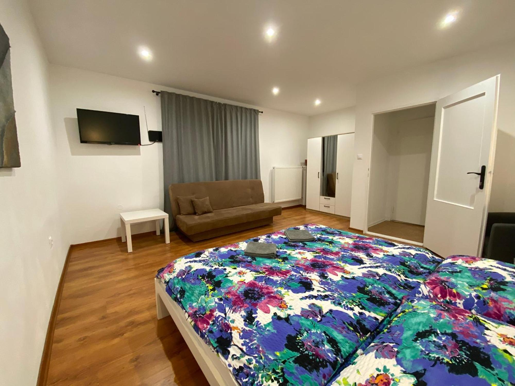 Vanessa Apartments เบเชนยอวา ภายนอก รูปภาพ