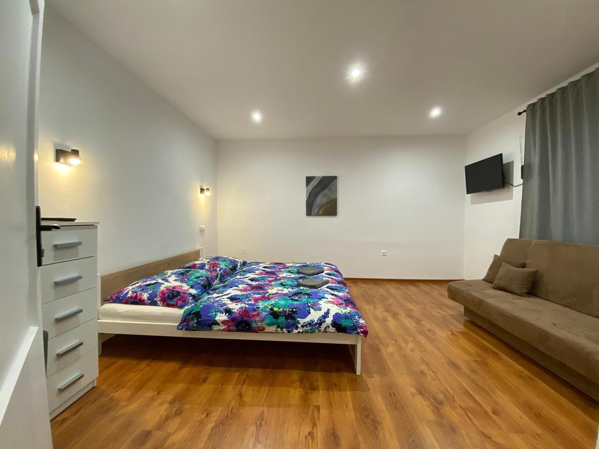 Vanessa Apartments เบเชนยอวา ภายนอก รูปภาพ